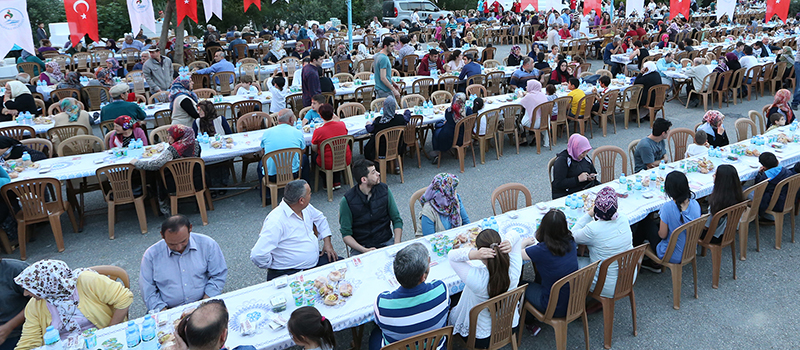 Pamukkale Belediyesi’nin iftar sofrası Kervansaray’da kuruldu