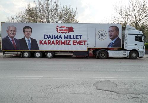 AK Parti’den mobil referandum aracı