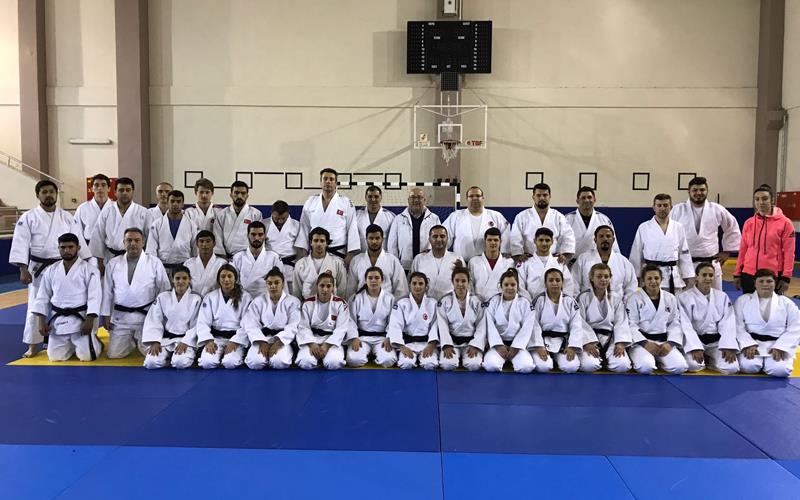 Denizli’de judo yardımcı antrenör kursu açıldı