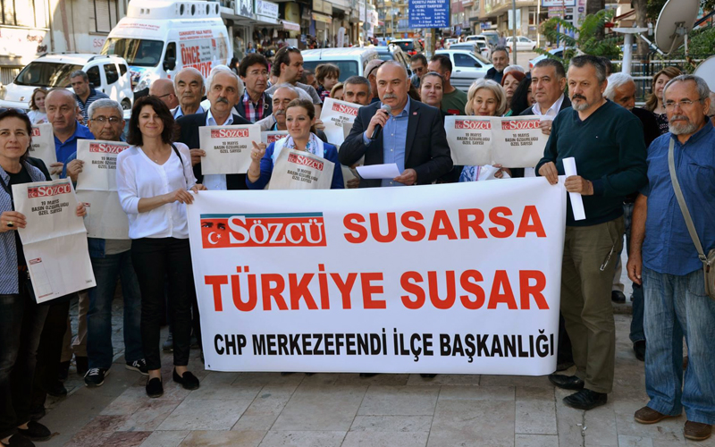 Demirci: Sözcüye yapılanları kaygıyla izliyoruz