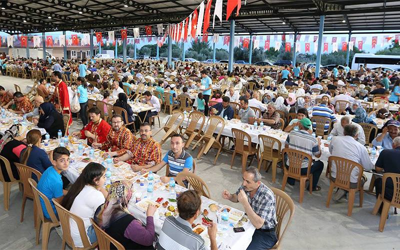 Pamukkale Belediyesi’nden Akköy’de 2 bin kişilik iftar