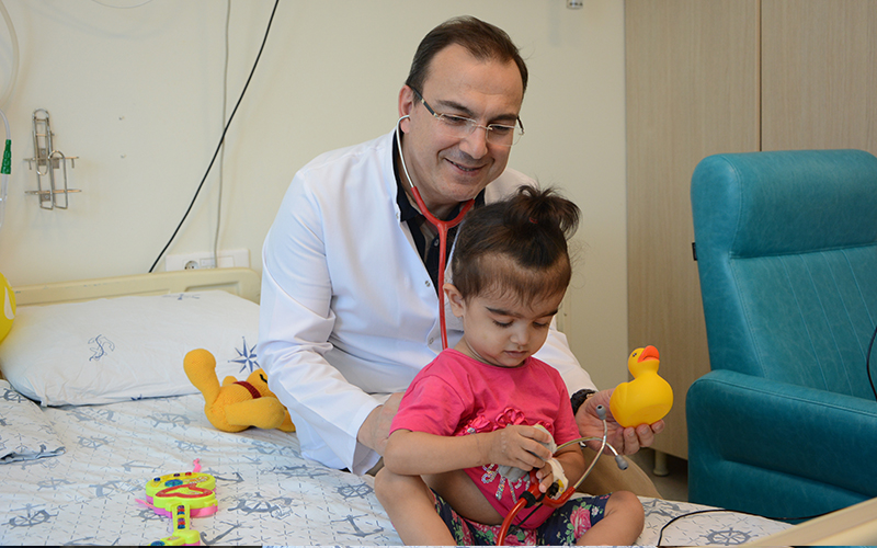 Minik Kumsal 12 gün idrarını yapamadı