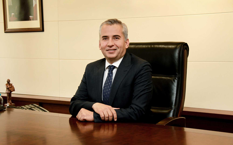 Zolan: Babalar fedakarlığın simgesidir