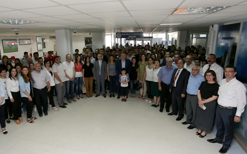 Başkan Osman Zolan, belediye personeliyle bayramlaştı