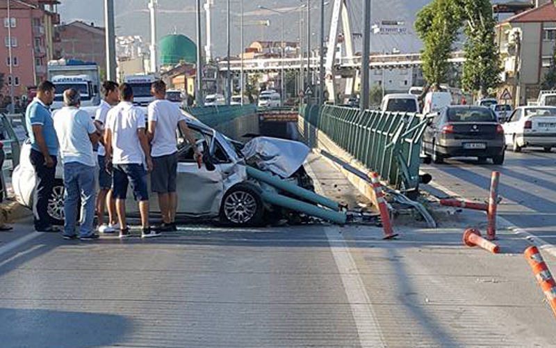 Korkuluk demirleri ok gibi saplandı