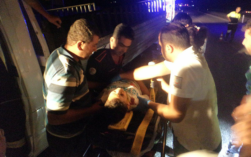 Denizli’de kamyonet ile kamyon çarpıştı, 1 yaralı