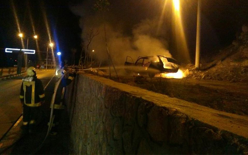 Çameli’de park halindeki otomobil yandı