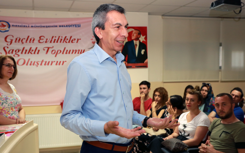 Denizli Büyükşehir’in Evlilik Okulu 5. yılında