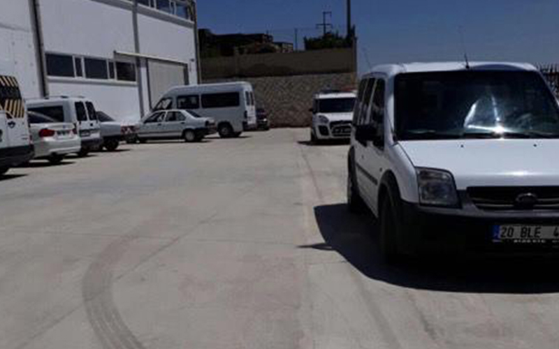 Denizli’de 3 kamyon tekstil ürünü çaldılar