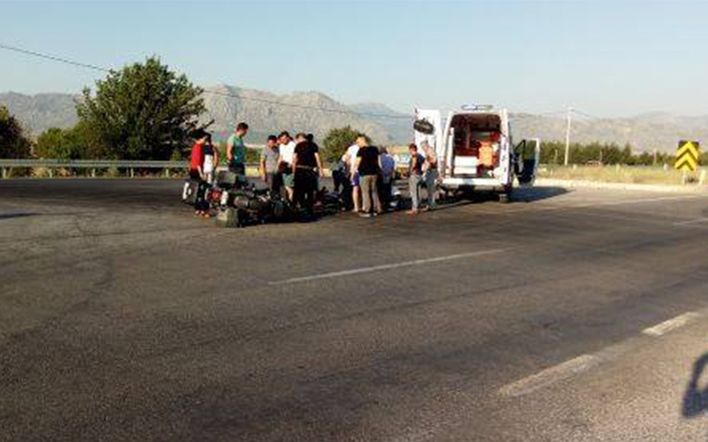 Acıpayam’da traktör ile motosiklet çarpıştı