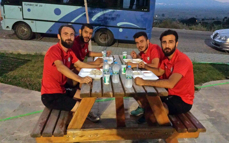 Çal Belediyespor’a sahalarını açtılar
