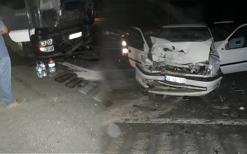 Denizli’de TIR ile otomobil çarpıştı: 1 ölü, 1 yaralı