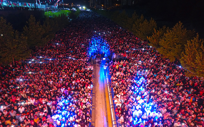 10 binler Ak Vadi Festivali’nde buluştu