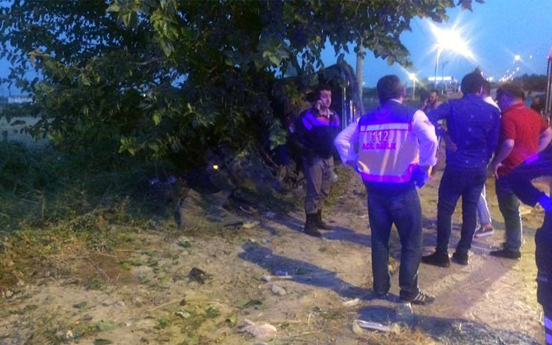 Denizli’de direğe çarpan aracın sürücüsü öldü