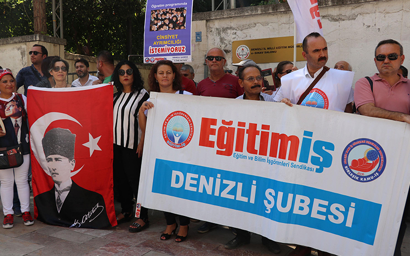 Denizli’de Eğitim-İş’ten yeni müfredata tepki