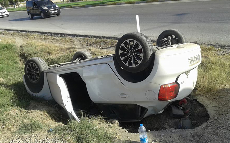 Denizli’de kontrolden çıkan otomobil takla attı: 1 yaralı