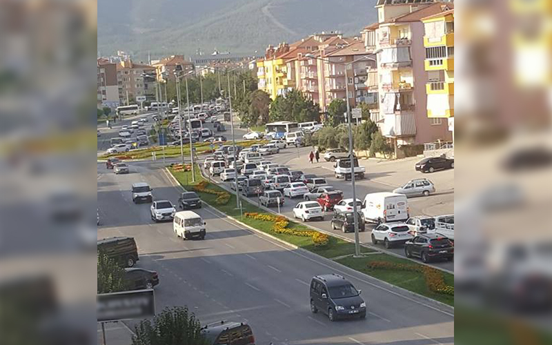 Okullar açıldı, servis araçları yollarda