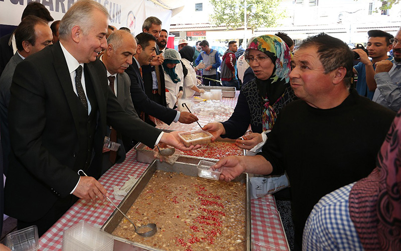 Büyükşehir’de aşure geleneği değişmedi