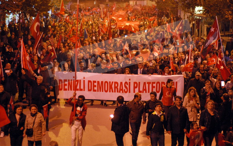 Denizli cumhuriyete yürüdü