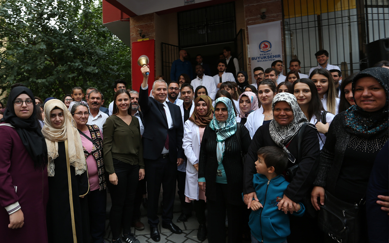 Eğitim için El Ele’de ilk ders zilini Başkan Zolan çaldı