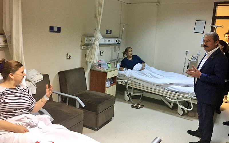 Tin, zehirlenen işçileri hastanede ziyaret etti