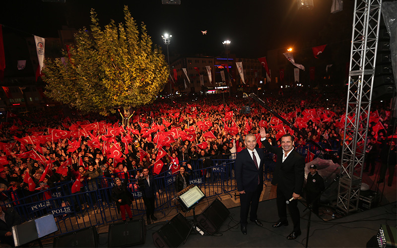 Ferhat Göçer ile Cumhuriyet coşkusu