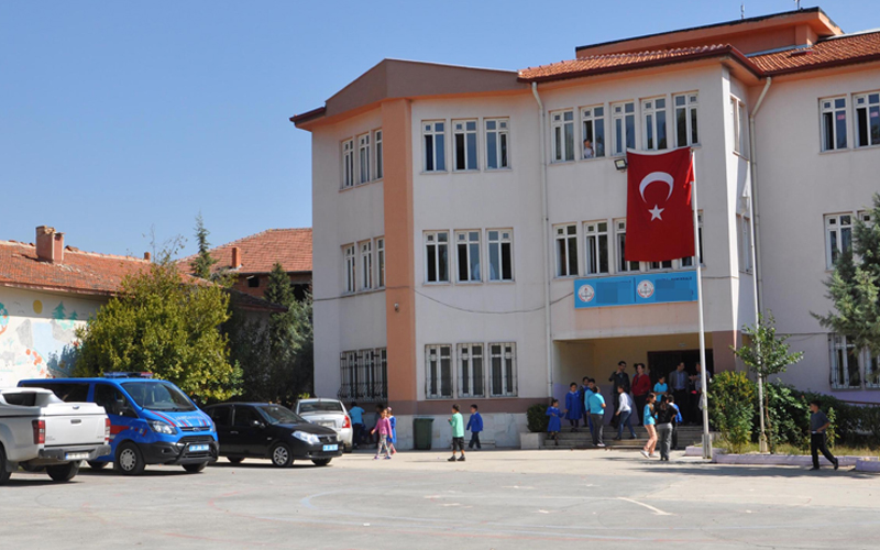 Okulda uyuşturucu iddiası mahalleyi karıştırdı