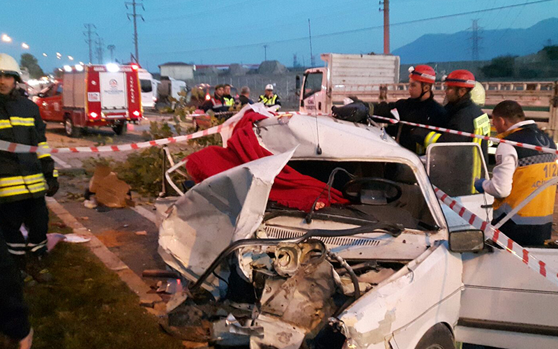 Denizli-Ankara karayolu bomba düşmüş gibi