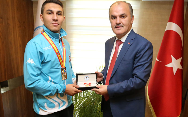 Başkan Gürlesin, Dünya Karate Şampiyonunu ağırladı