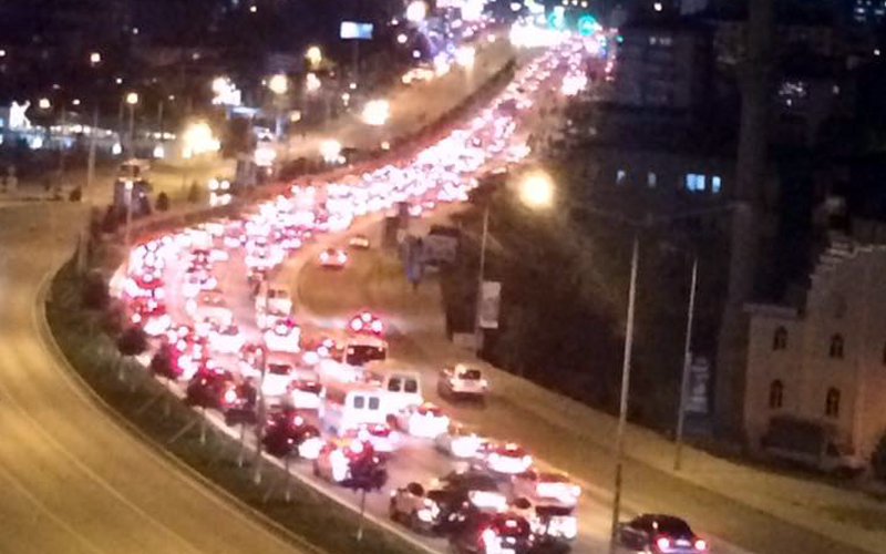 İstanbul trafiğini aratmayan taşıt kuyruğu