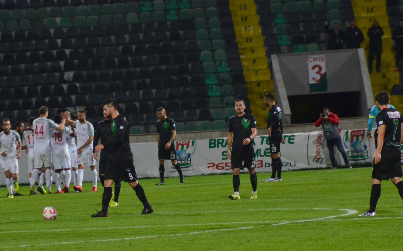 Denizlispor, Balıkesirspor’a boyun eğdi: 0-2