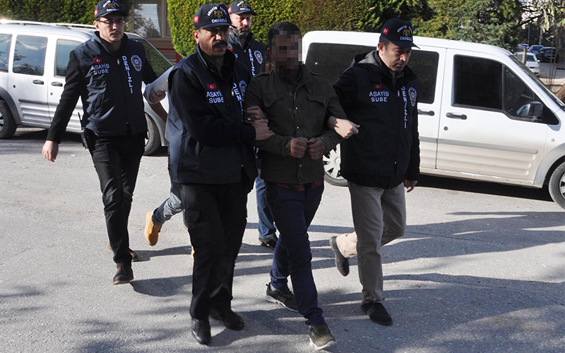 Denizli’de Afganları dövüp gasbettiği öne sürülen 4 kişi yakalandı