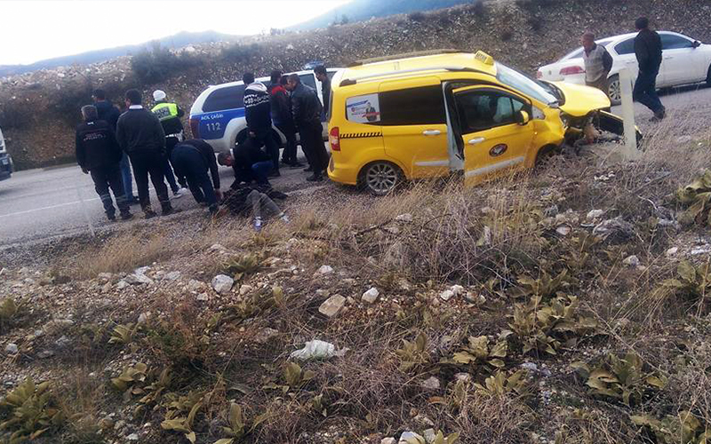 Kazak yolcuyu hastanelik eden kaza