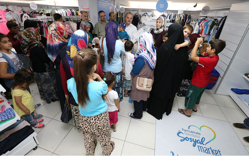 Pamukkale Belediyesi’nden sosyal marketle 1.045 kişiye destek