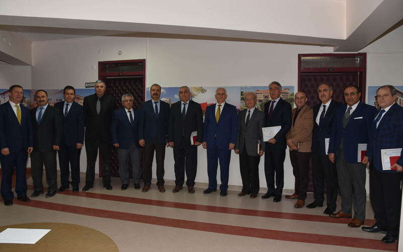 Başarılı personele başarı belgesi verildi