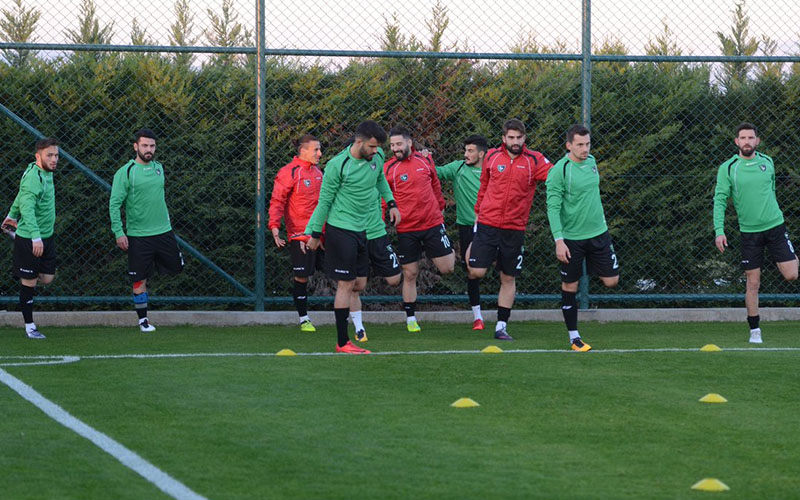 Denizlispor yönetimi 5 futbolcuyla anlaşıldığını açıkladı