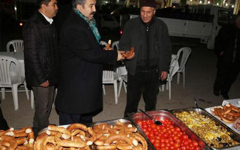 Müdür Demir’den hal esnafına sıcak çorba