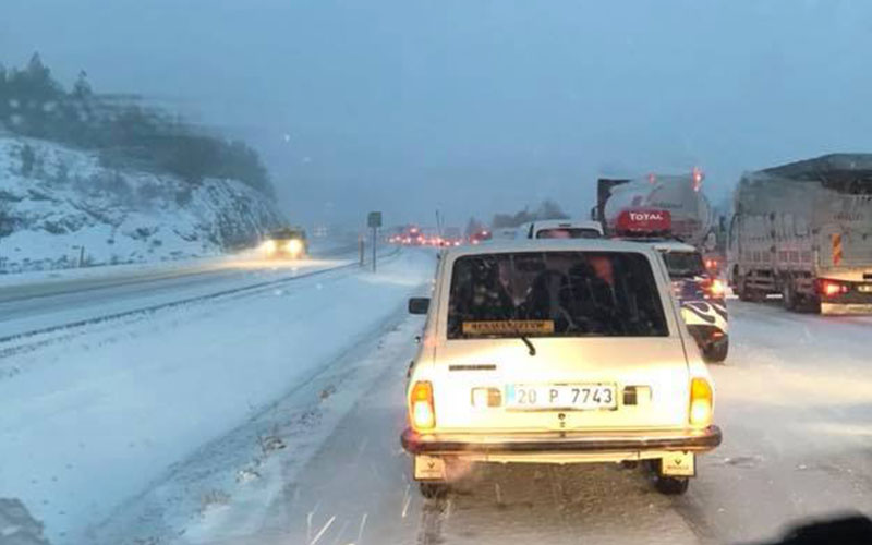 Denizli-Antalya karayoluna dikkat!