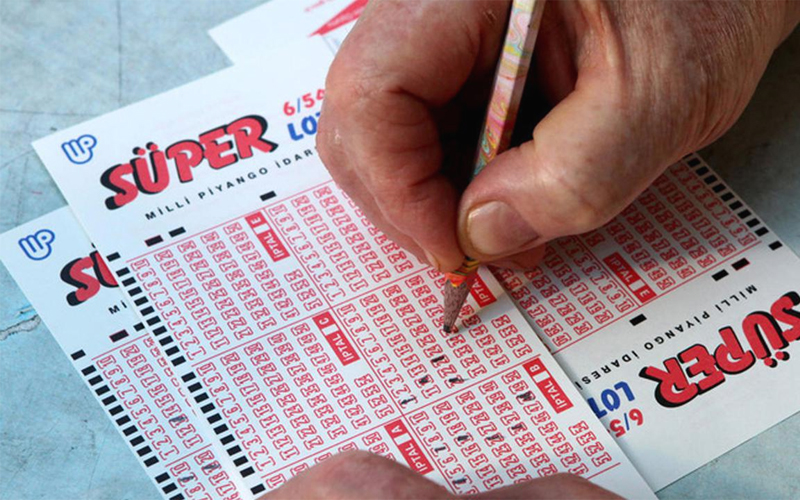 Süper loto süper ikramiyeye koşuyor