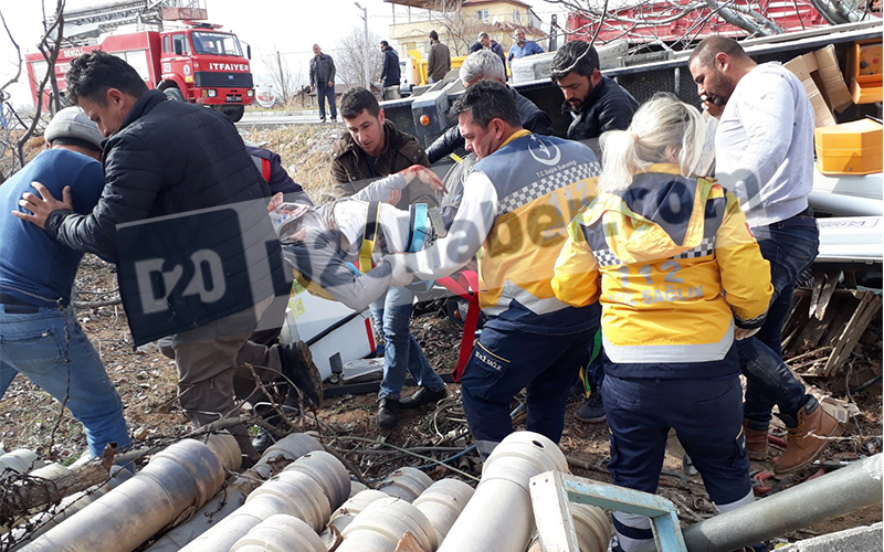 Bakım aracı tarlaya yuvarlandı