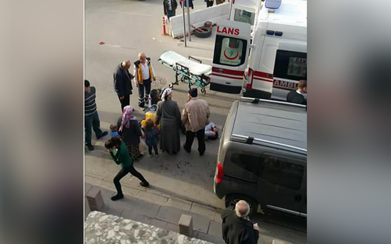 Yaya yolun karşısına geçemedi