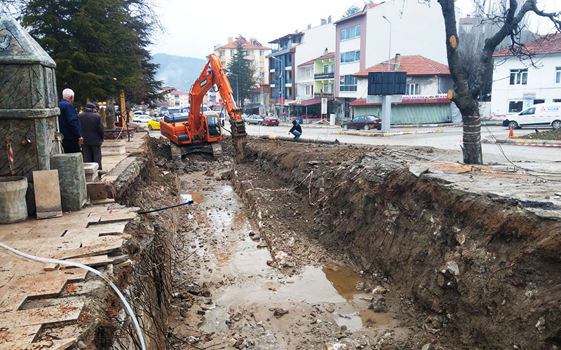 Çameli’de yol açma ve dere ıslahı çalışmaları