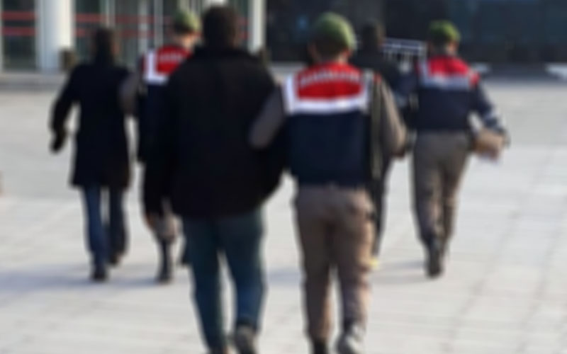 Kablo çalan 5 kişi cezaevini boyladı