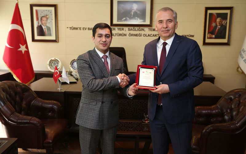 Zolan’a Türk Dünyası Hizmet Ödülü