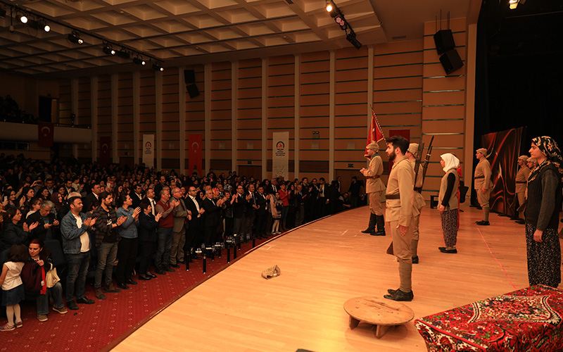 Çanakkale destanını sahnelediler