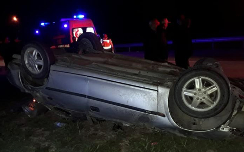 Otomobil takla atıp ters geldi: 2 yaralı