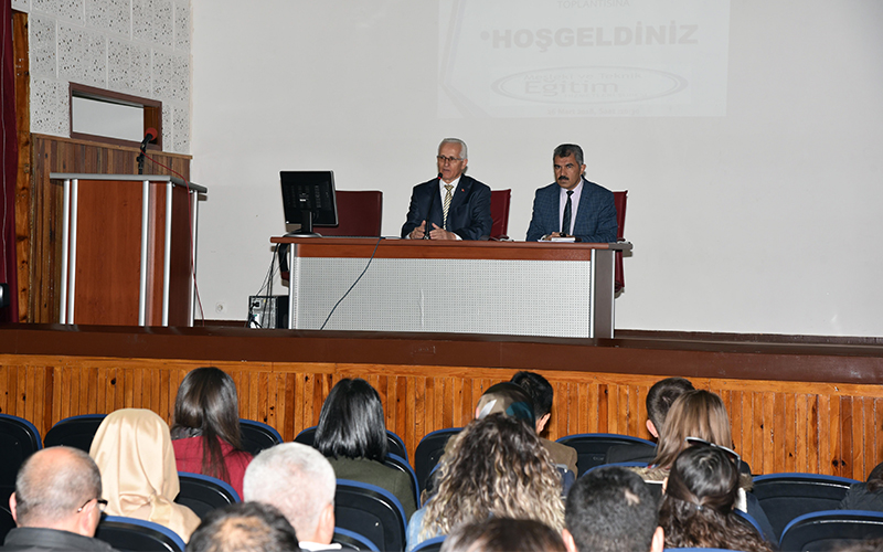 Rehber öğretmenlerle mesleki eğitim konuşuldu