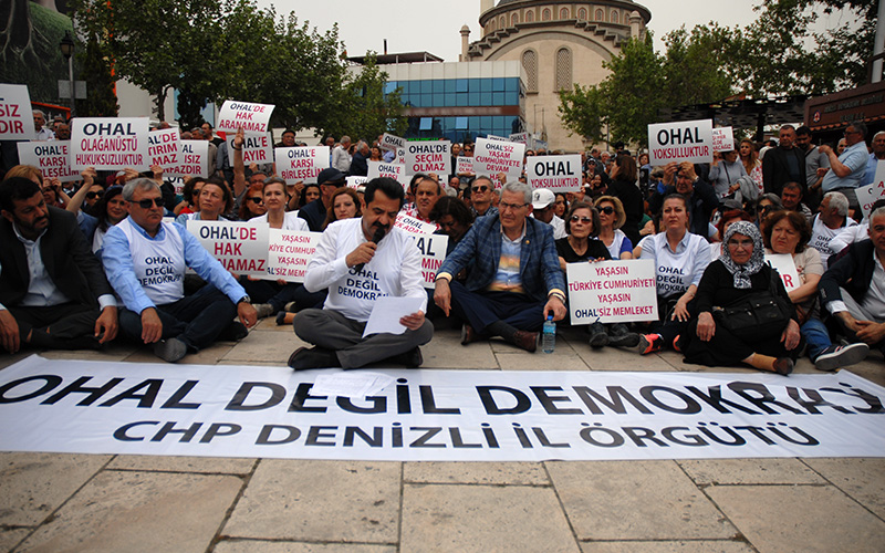CHP’den ‘OHAL değil demokrasi istiyoruz’ eylemi