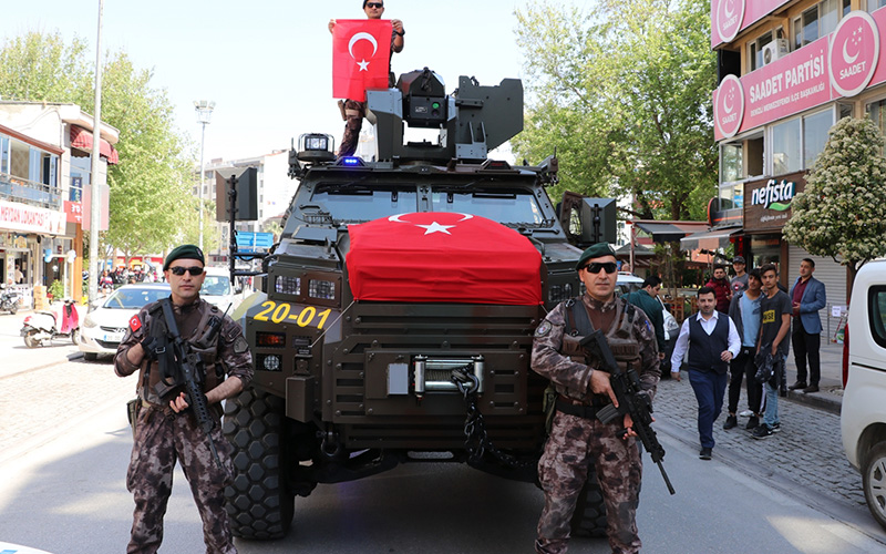 Onları caddede görenler şaşkına döndü