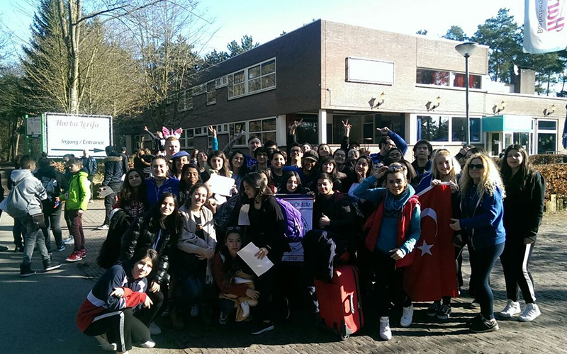 PEV öğrencileri Hollanda’da İngilizce kampında